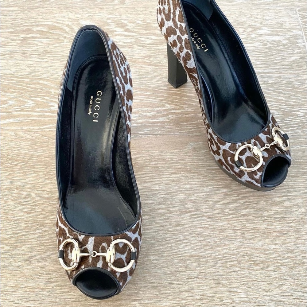 Beautiful Gucci platform leopard print open toe pumps w/silver horsebit Size37.5